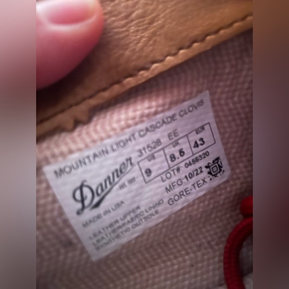 Danner Mountain Light Cascade with Gortex. Men’s US 9 - Picture 3 of 11